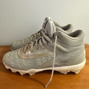 Under Armour Leadoff Mid Baseball Cleats- Size: 7.5